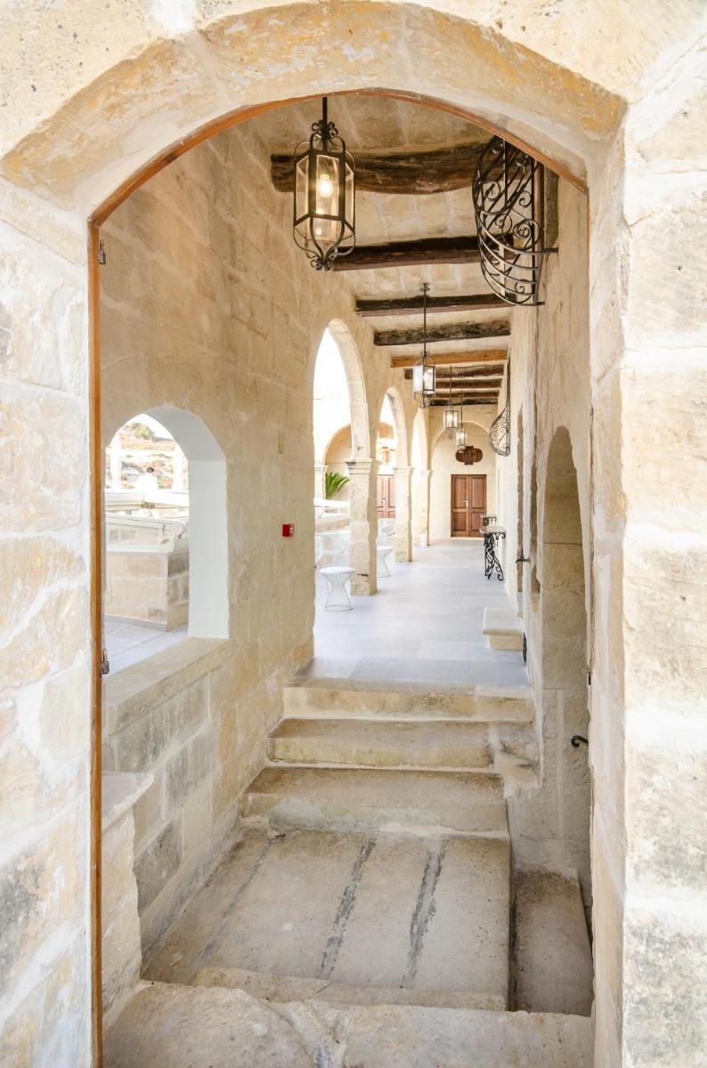 Cesca's Boutique Hotel