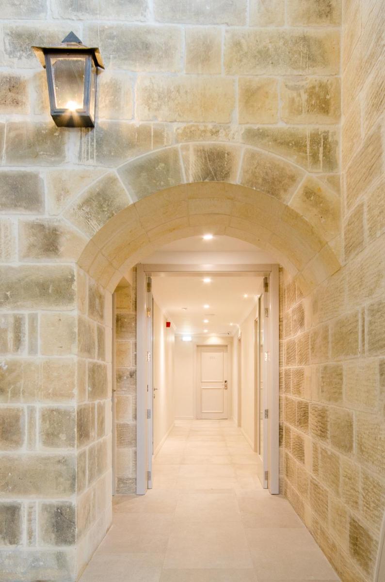 Cesca's Boutique Hotel