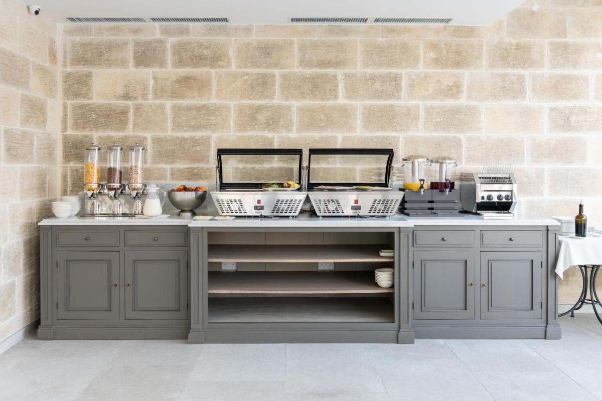 Cesca's Boutique Hotel