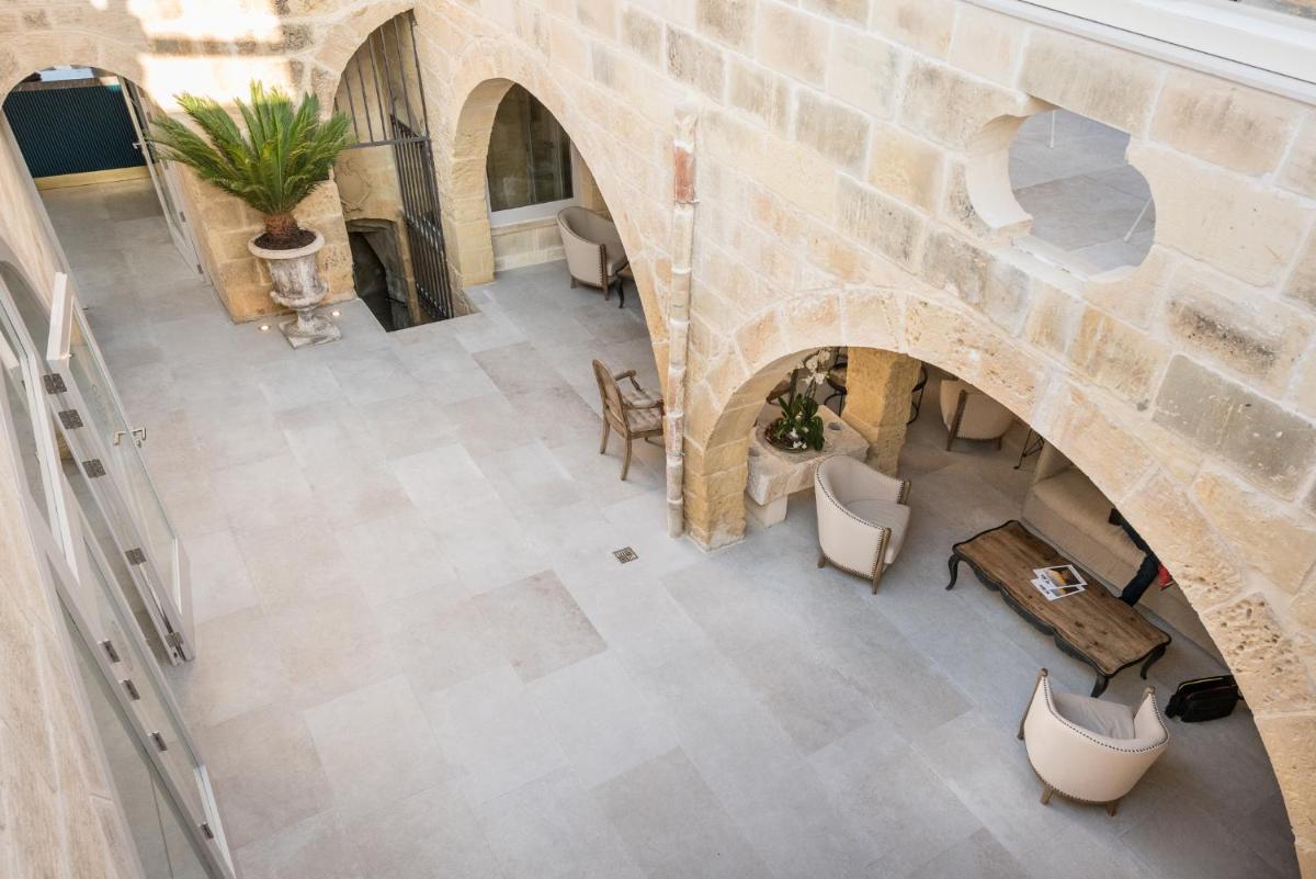 Cesca's Boutique Hotel