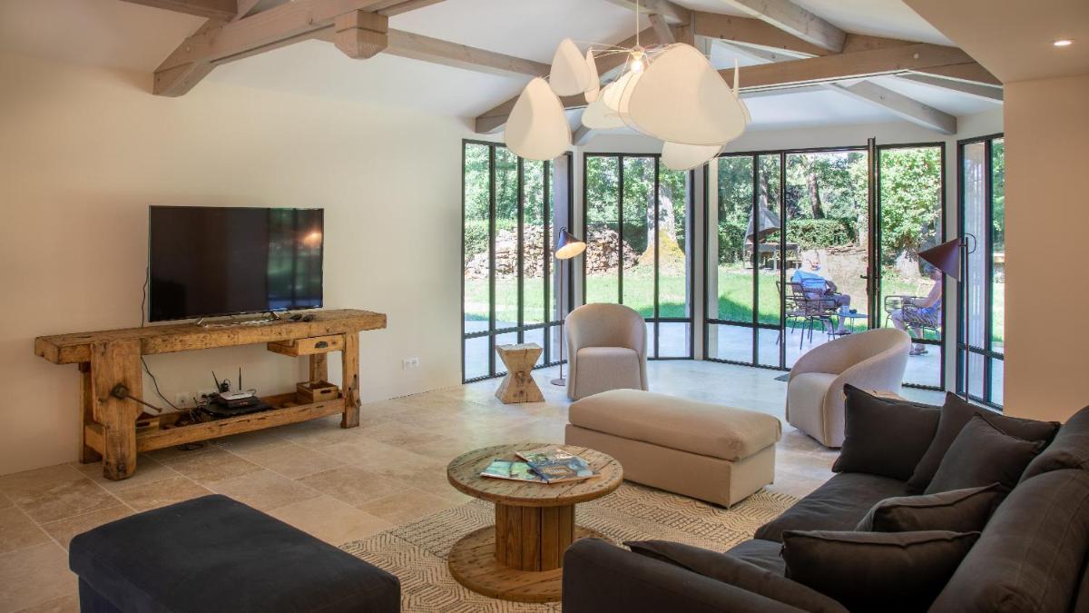 Domaine du Buc, Le Château