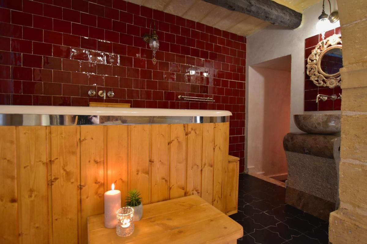 Chapel 5 Boutique Suites B&B