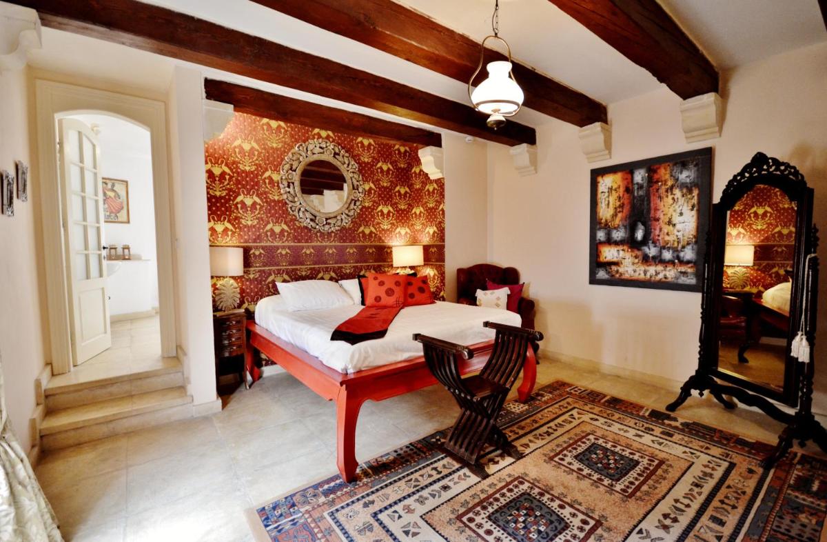 Chapel 5 Boutique Suites B&B