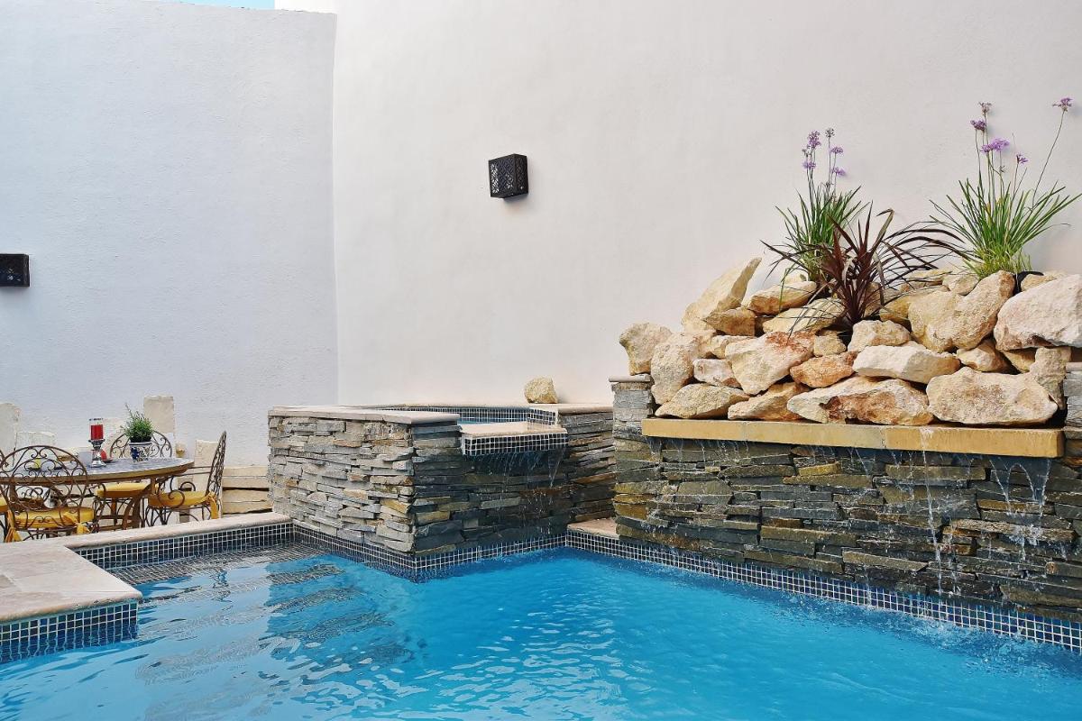 Chapel 5 Boutique Suites B&B