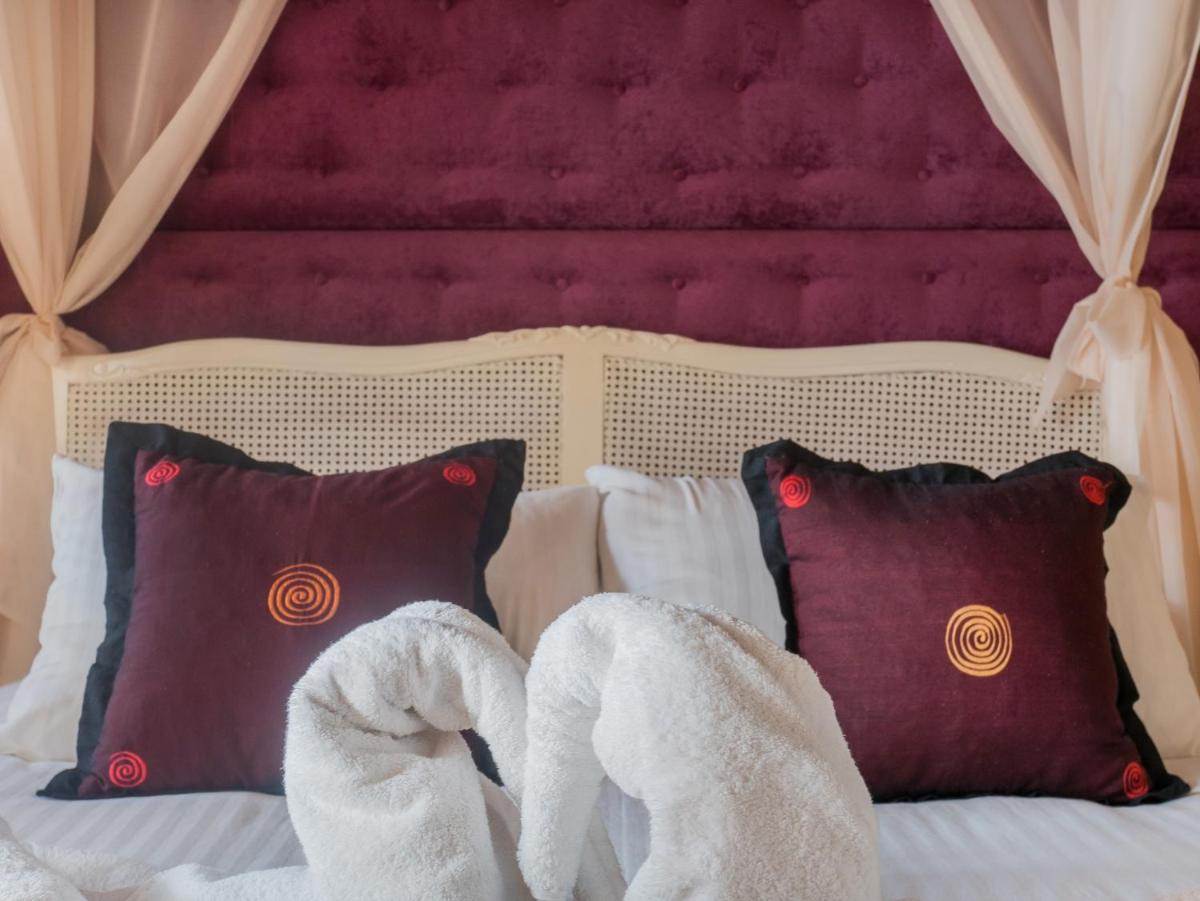 Chapel 5 Boutique Suites B&B