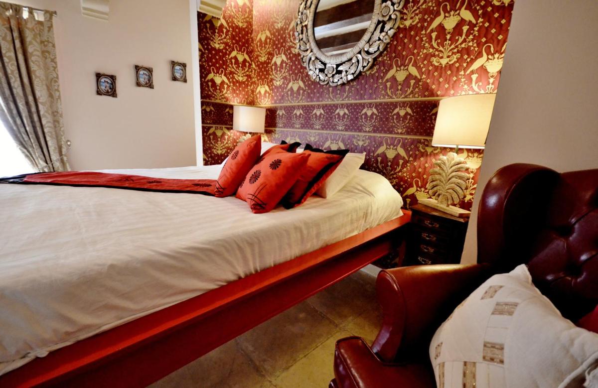 Chapel 5 Boutique Suites B&B