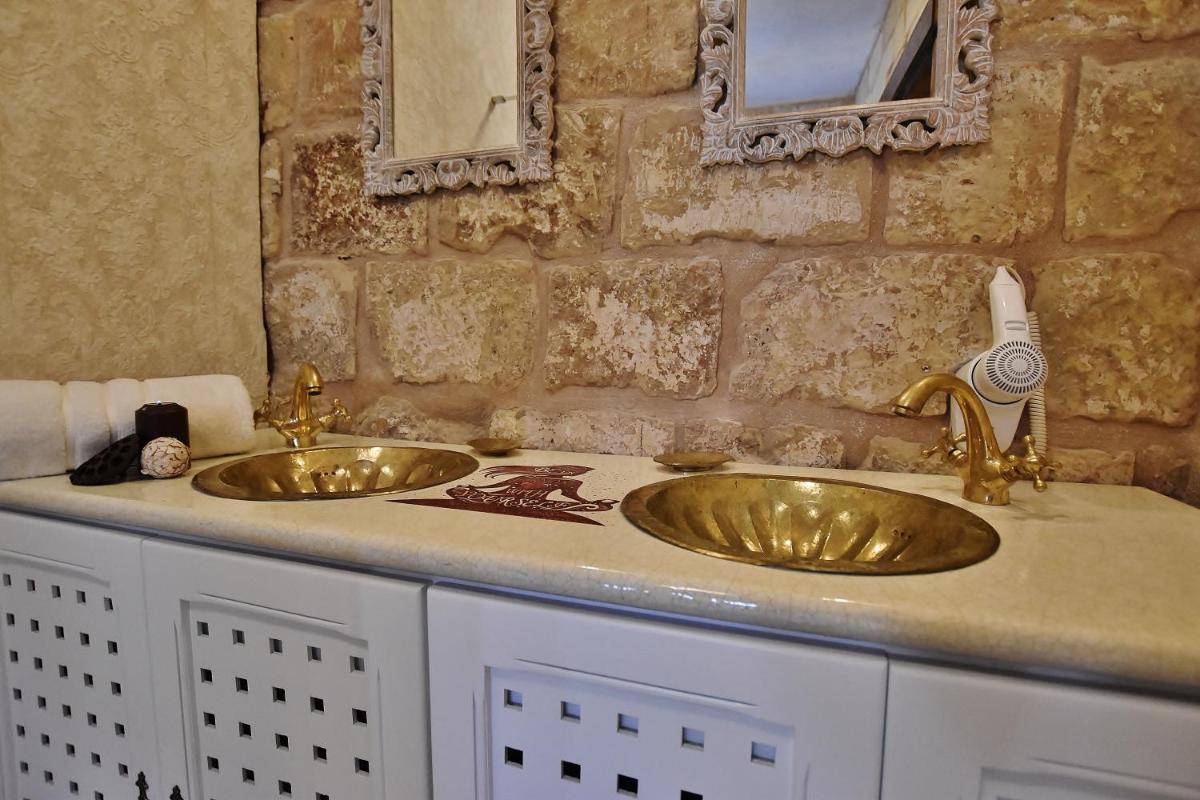 Chapel 5 Boutique Suites B&B