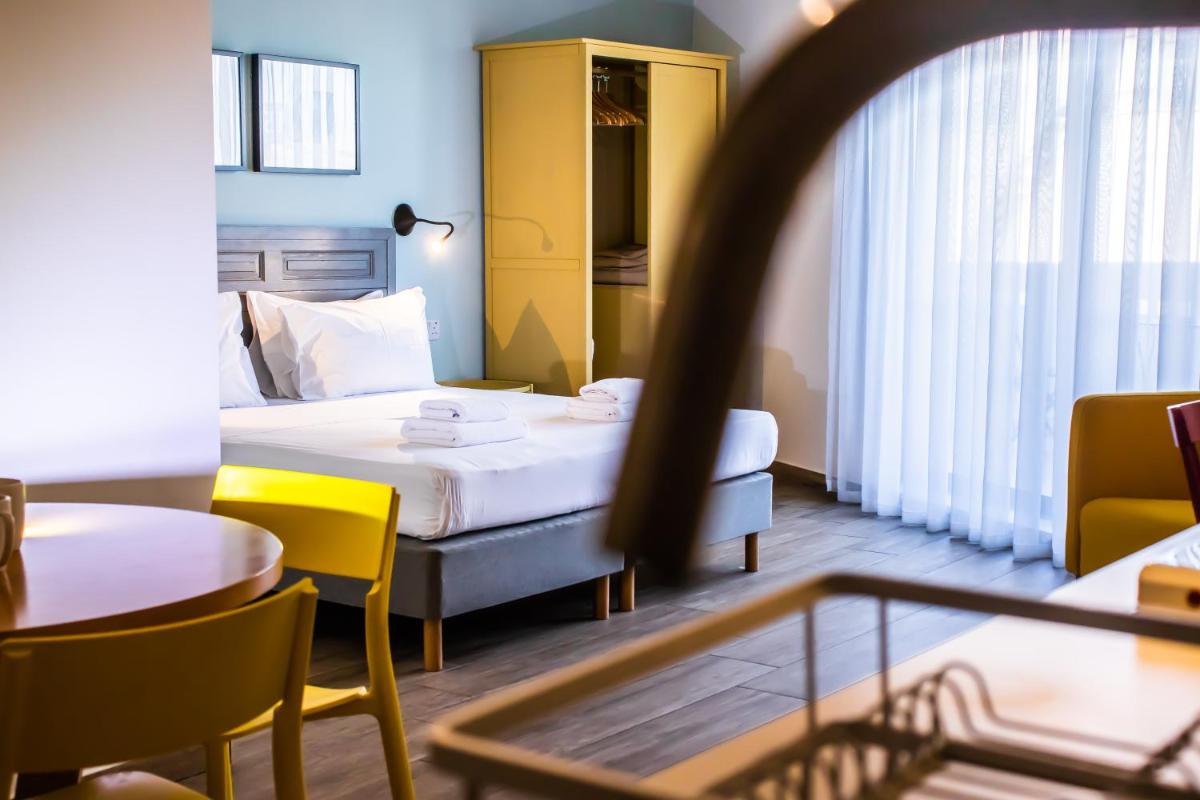 Chapter 5 Hotel