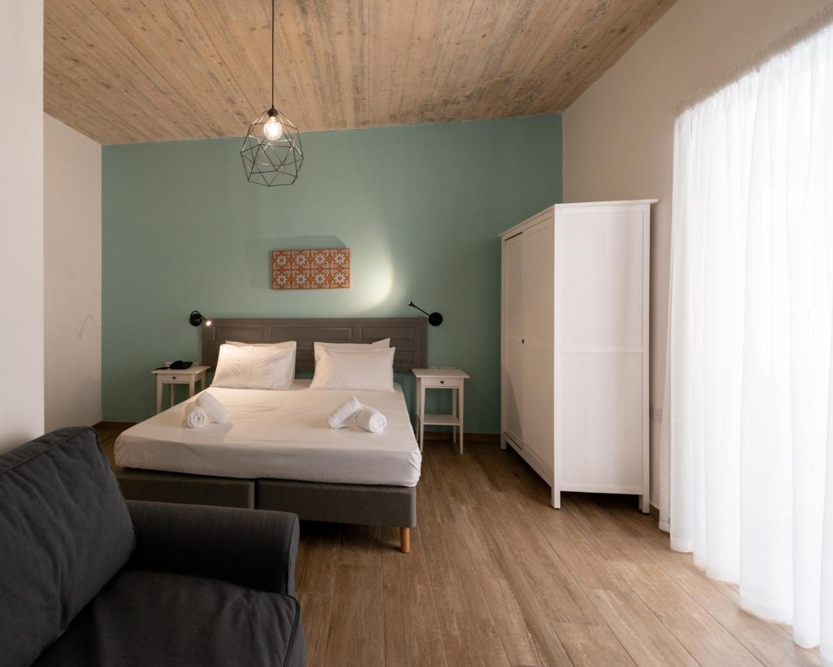 Chapter 5 Hotel