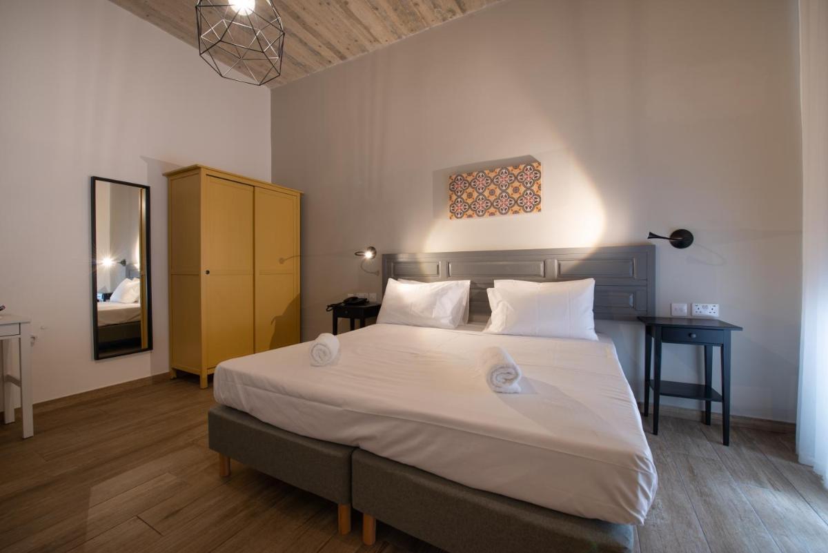 Chapter 5 Hotel
