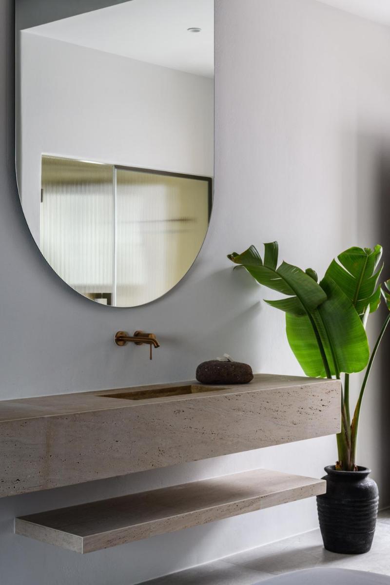 Charisma Hotel and Wellness Club