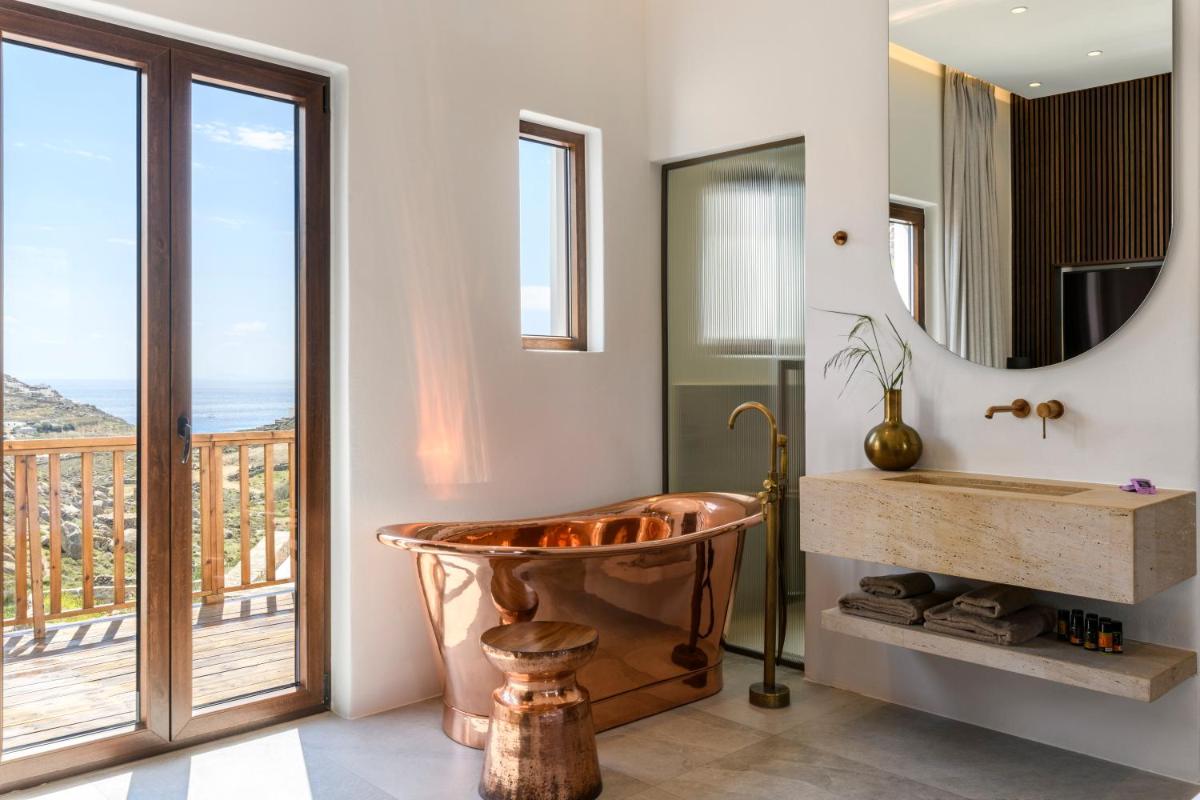 Charisma Hotel and Wellness Club
