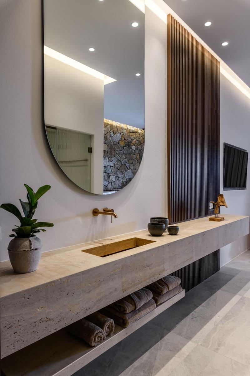 Charisma Hotel and Wellness Club