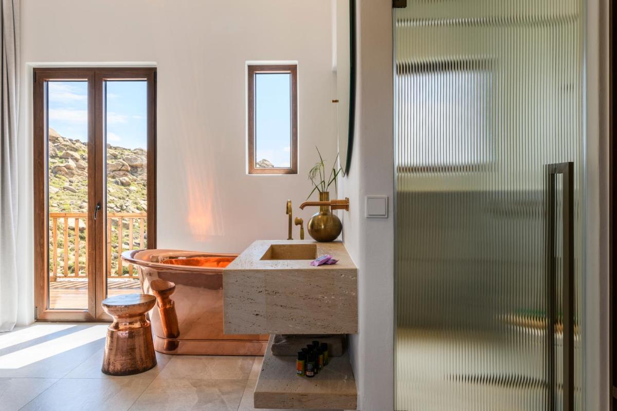 Charisma Hotel and Wellness Club