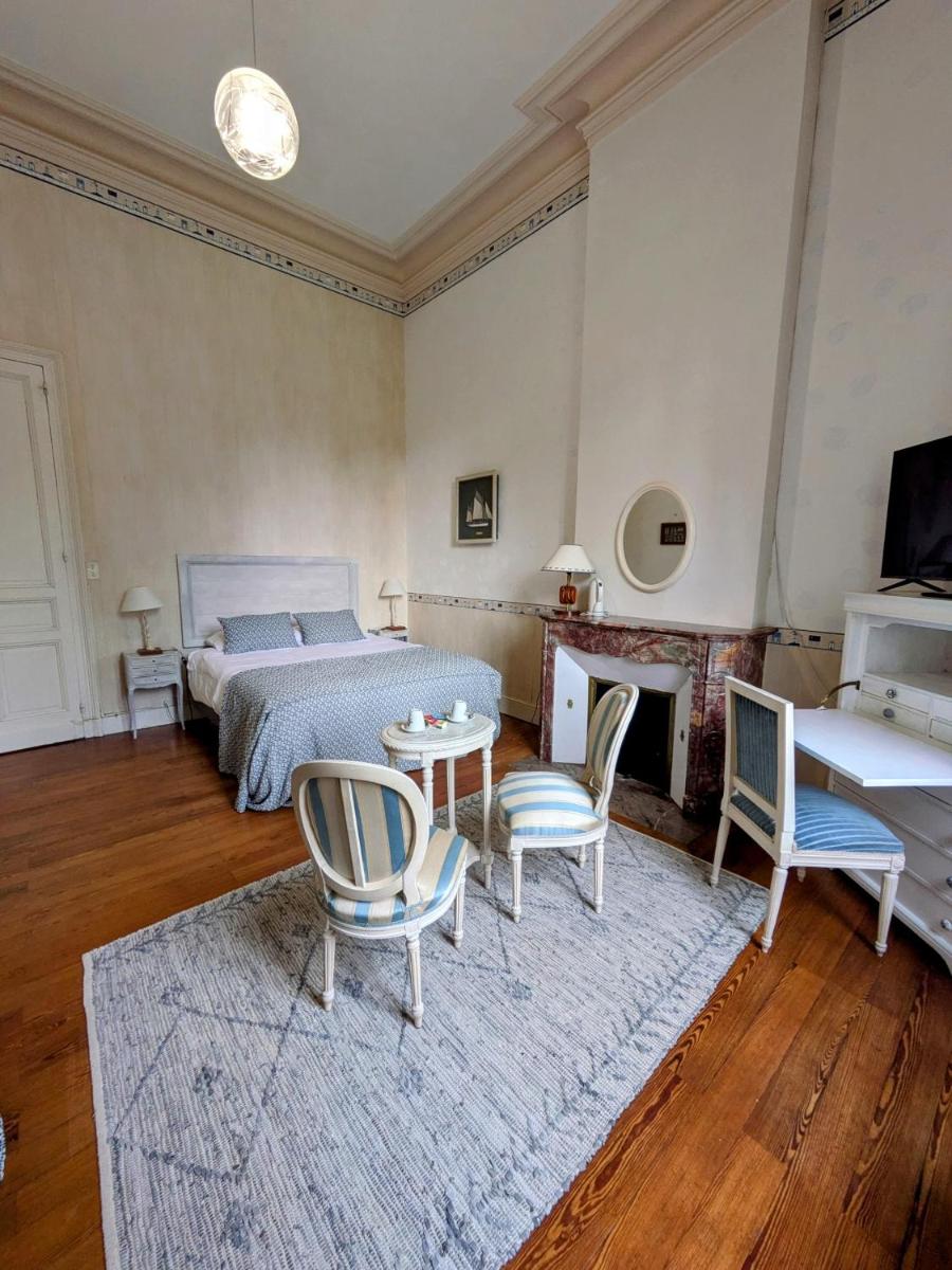 Château Camperos - Chambres d'hôtes - B&B