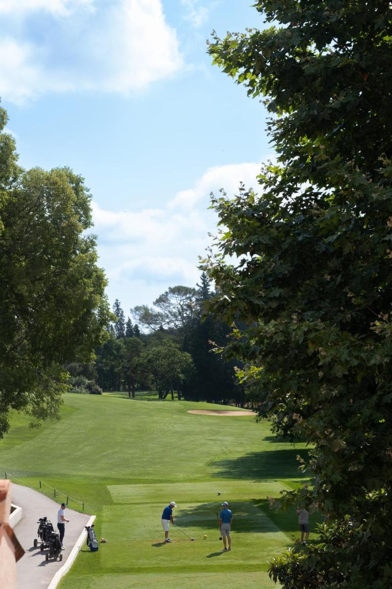 Hôtel Golf & Spa Château de la Bégude The Originals Collection