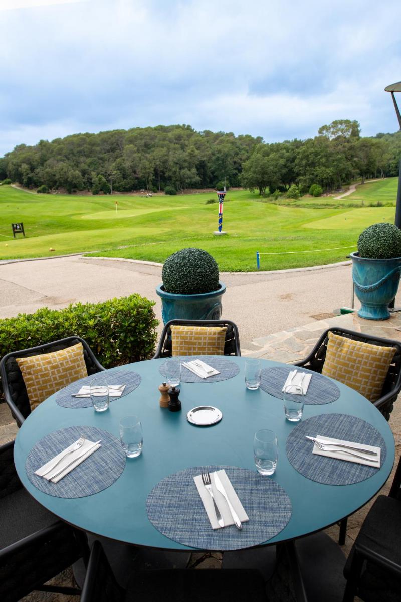 Hôtel Golf & Spa Château de la Bégude The Originals Collection