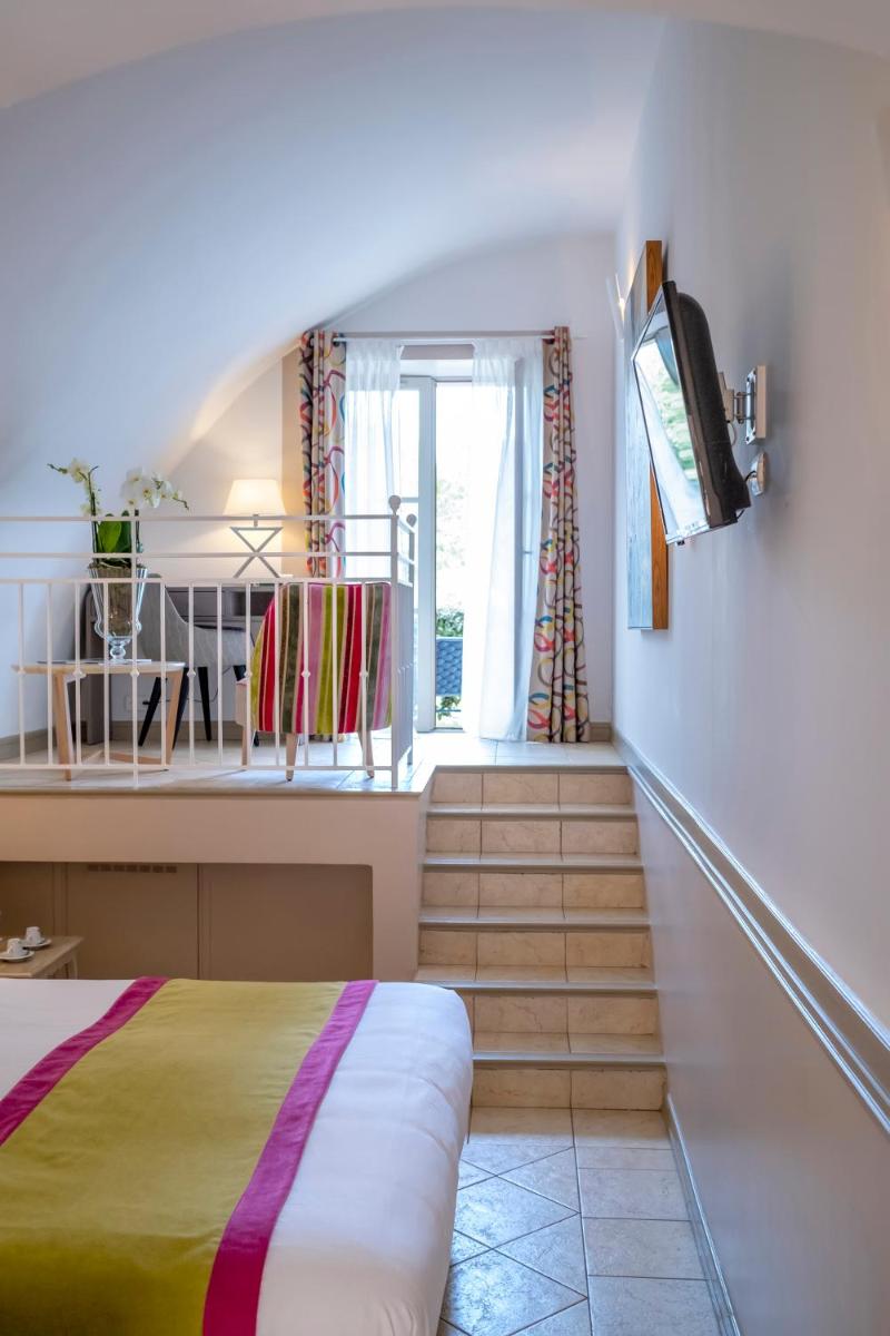 Hôtel Golf & Spa Château de la Bégude The Originals Collection