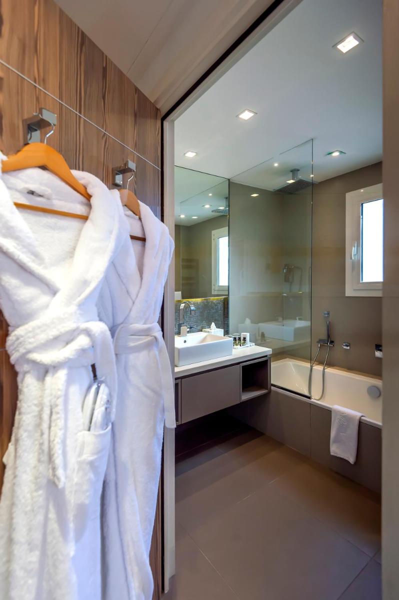 Hôtel Golf & Spa Château de la Bégude The Originals Collection