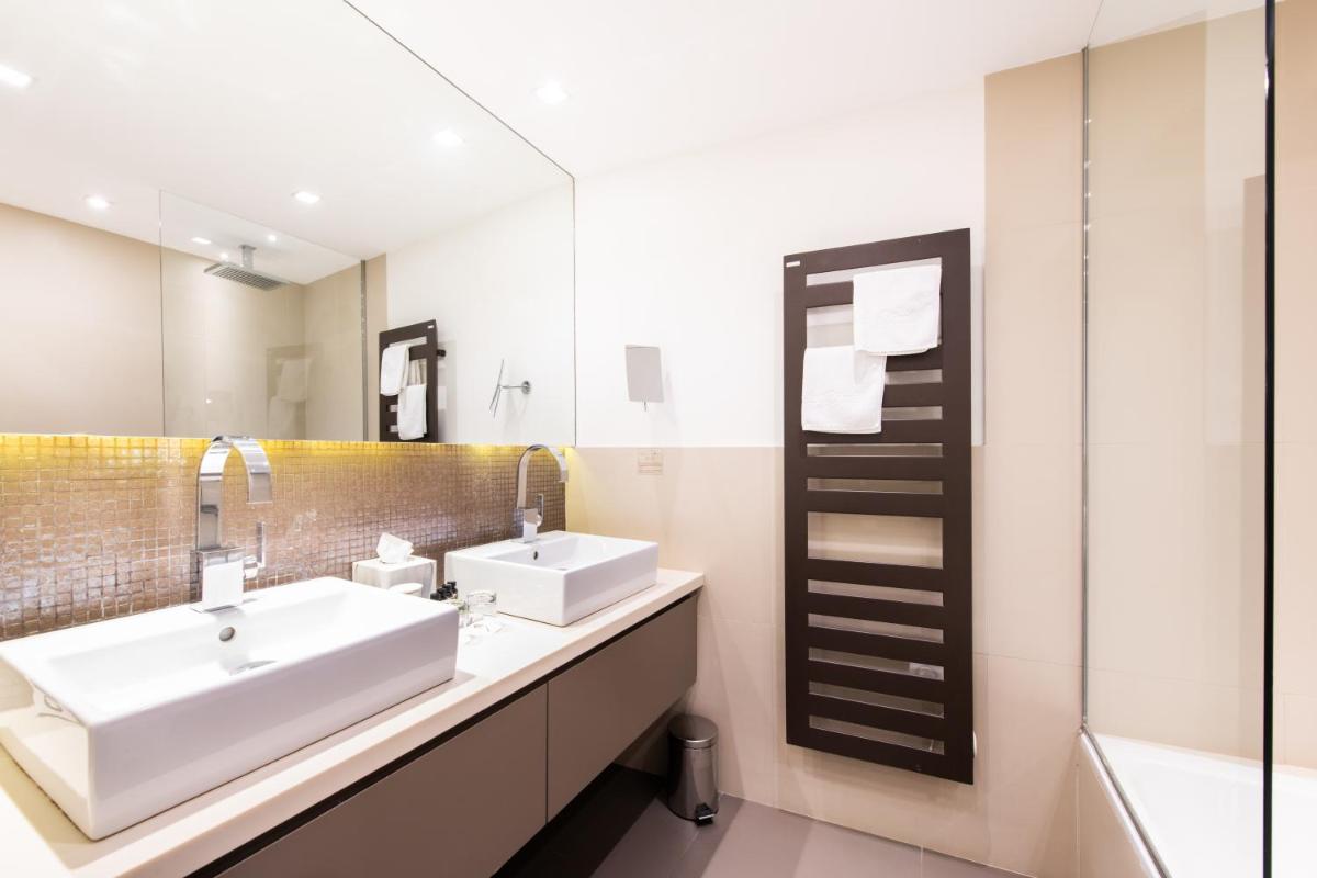 Hôtel Golf & Spa Château de la Bégude The Originals Collection