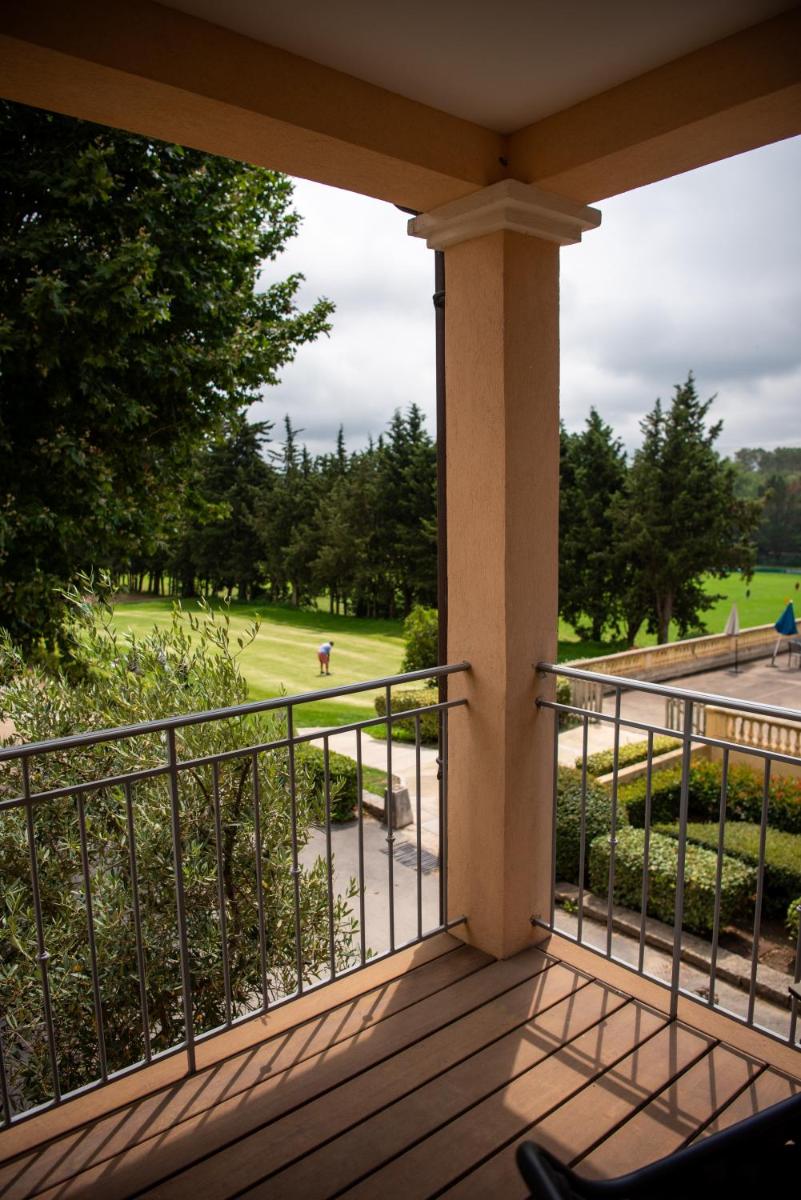 Hôtel Golf & Spa Château de la Bégude The Originals Collection