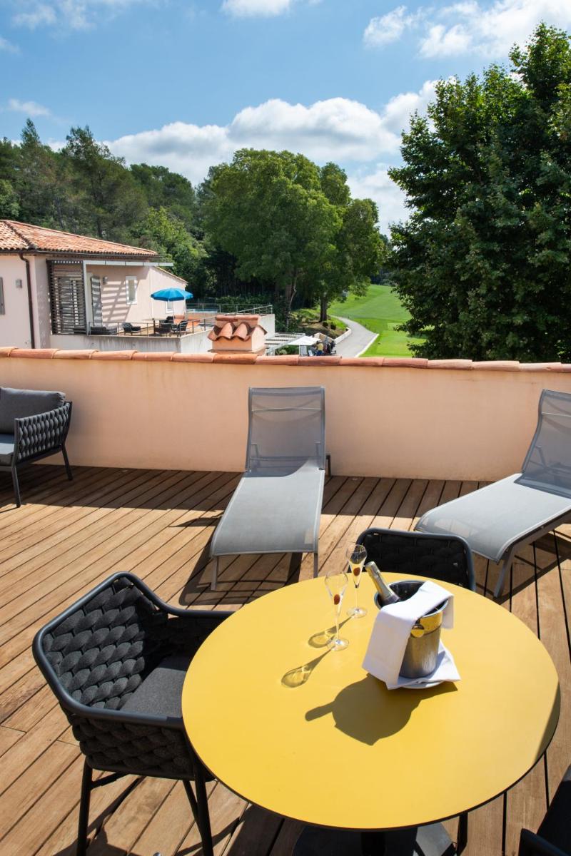 Hôtel Golf & Spa Château de la Bégude The Originals Collection