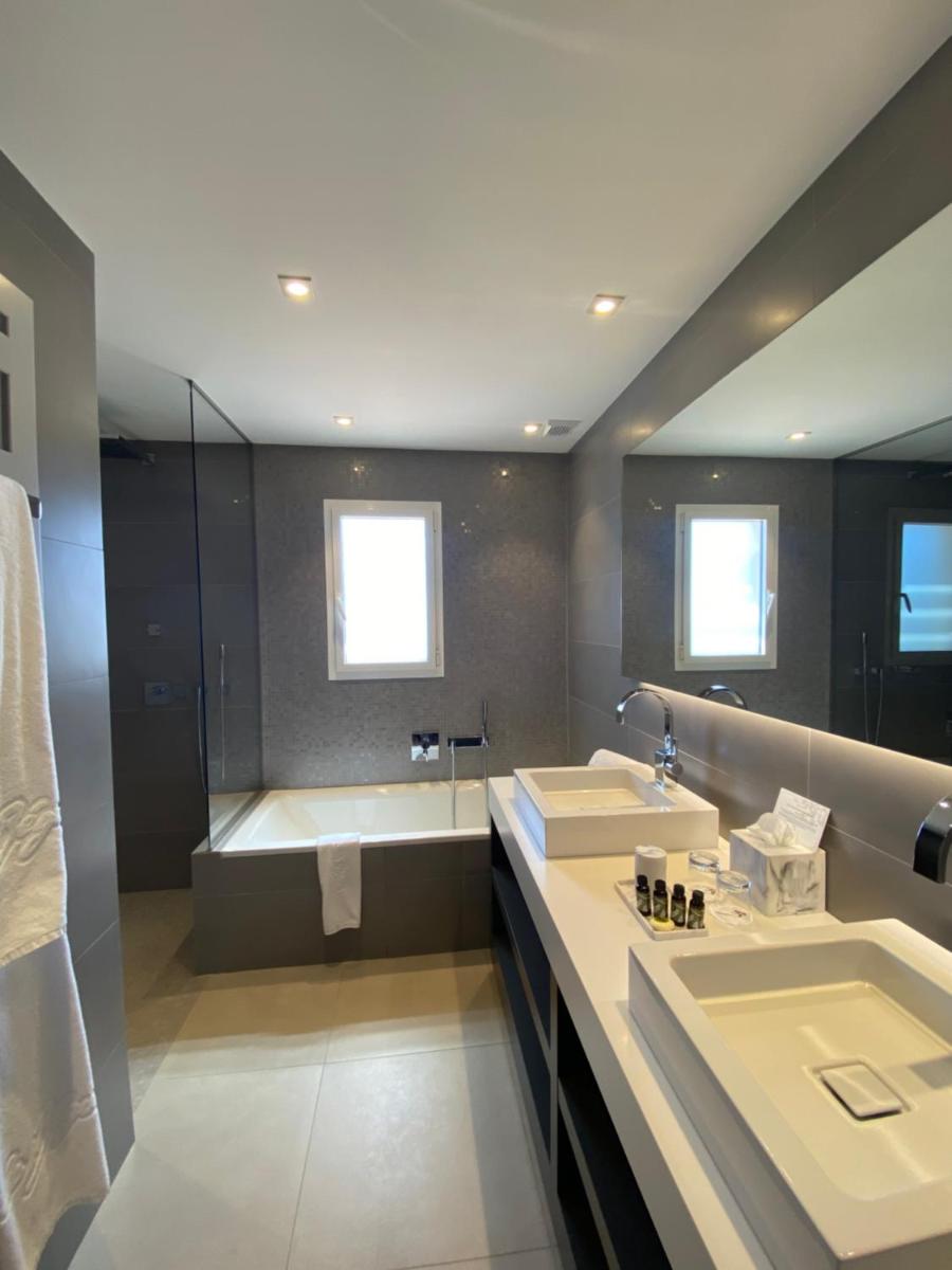 Hôtel Golf & Spa Château de la Bégude The Originals Collection