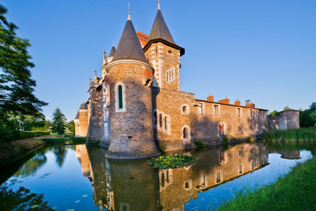 Château De La Colaissière