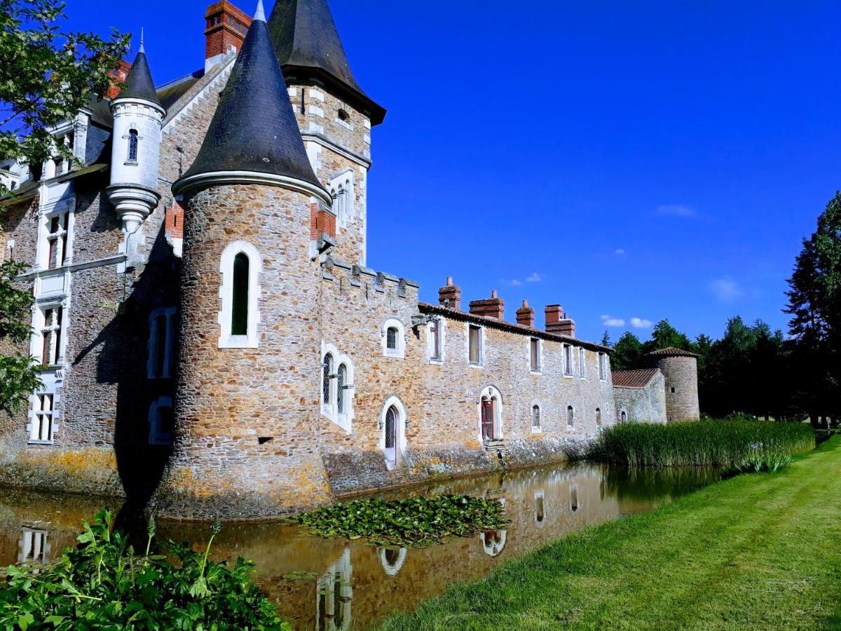 Château De La Colaissière
