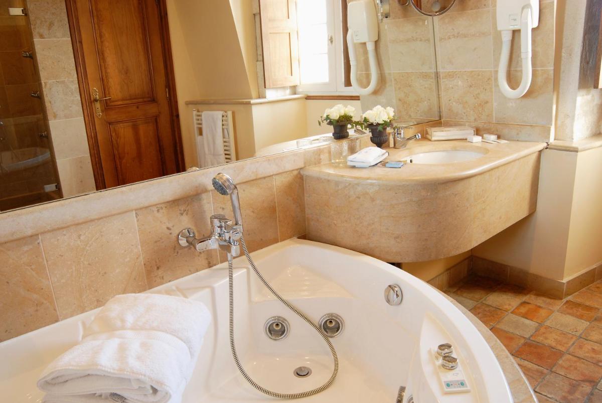 Château De La Treyne