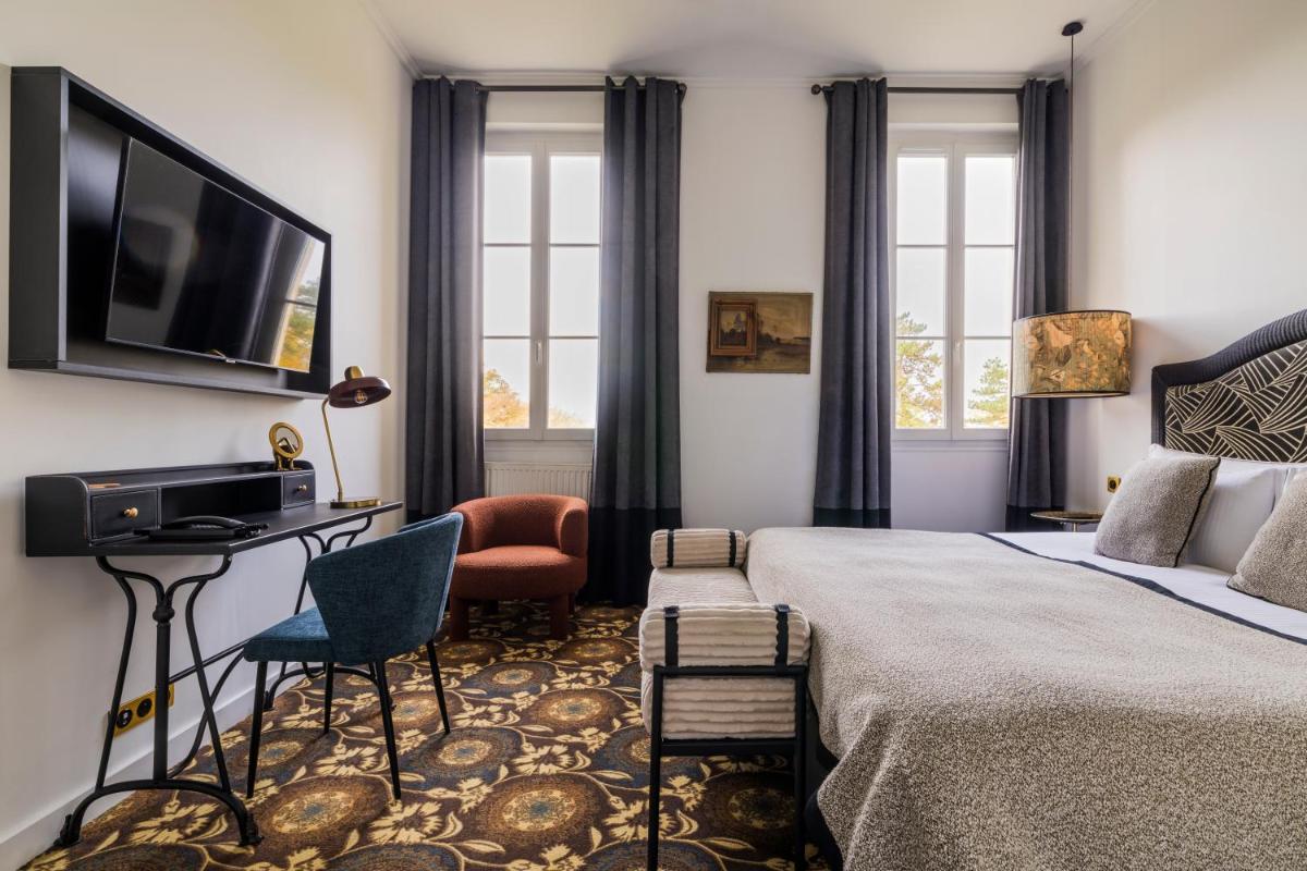 Château Jeanne & The Forest - Château de Montvillargenne