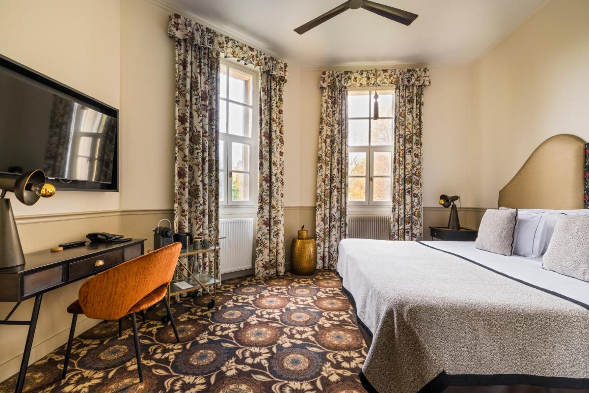 Château Jeanne & The Forest - Château de Montvillargenne