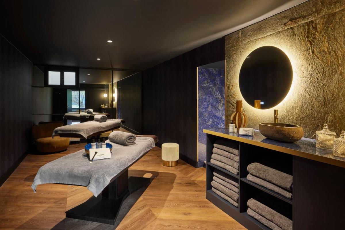 Château Jeanne & The Forest - Château de Montvillargenne