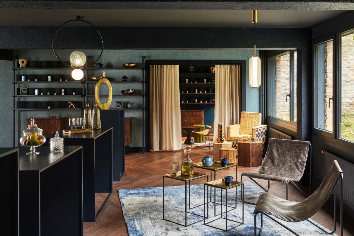 Château Jeanne & The Forest - Château de Montvillargenne