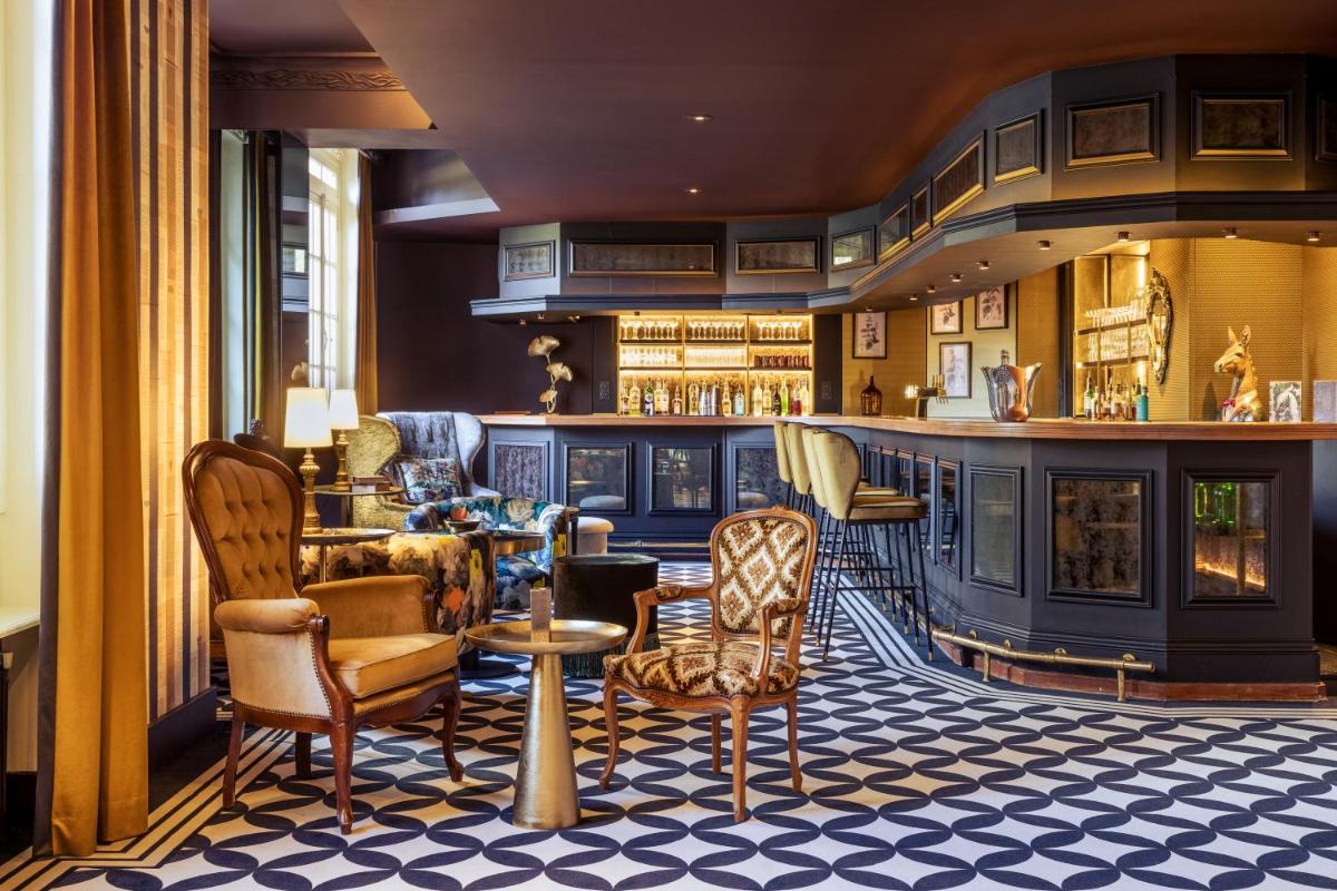 Château Jeanne & The Forest - Château de Montvillargenne