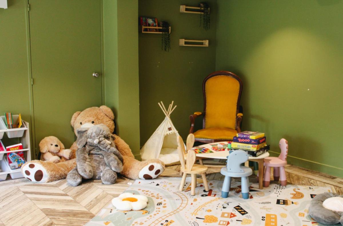 Château Jeanne & The Forest - Château de Montvillargenne