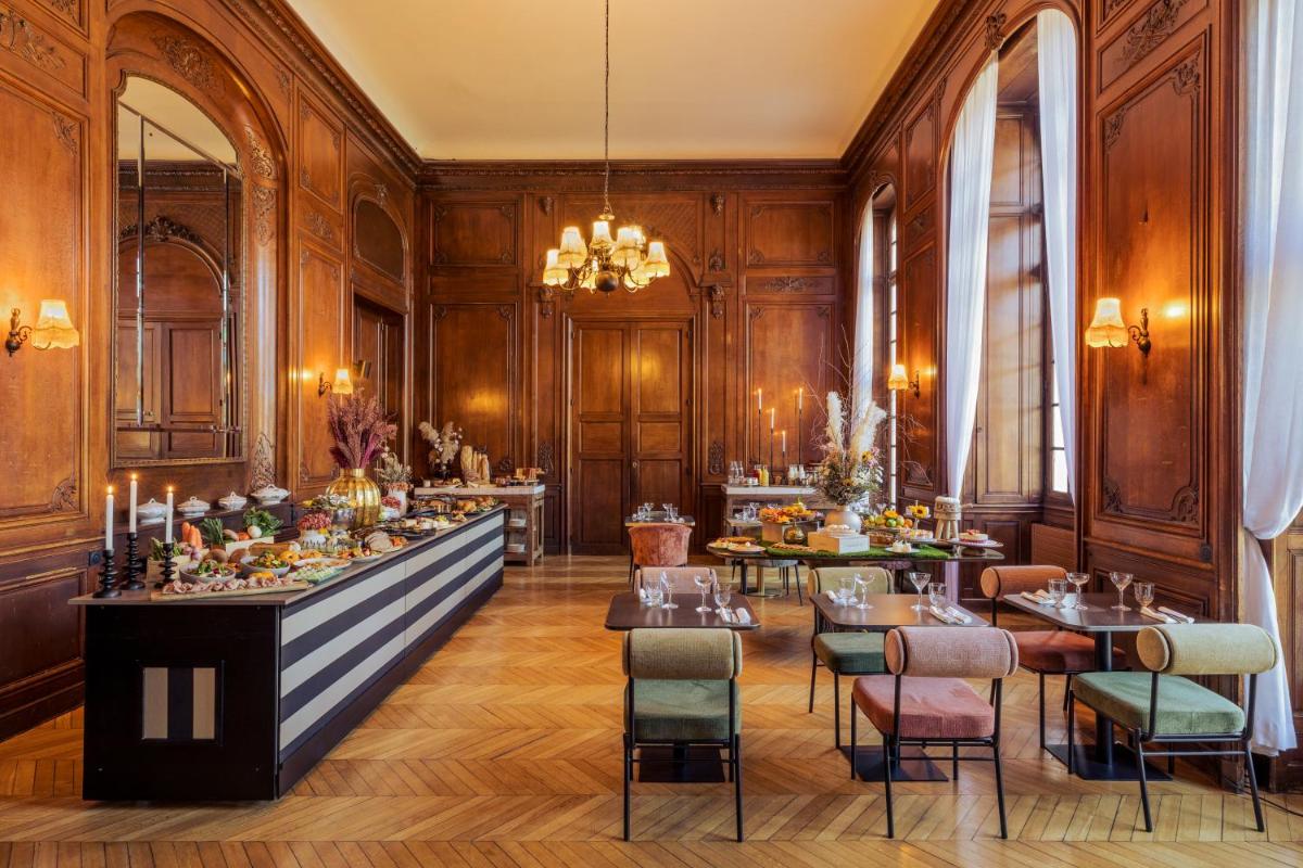 Château Jeanne & The Forest - Château de Montvillargenne