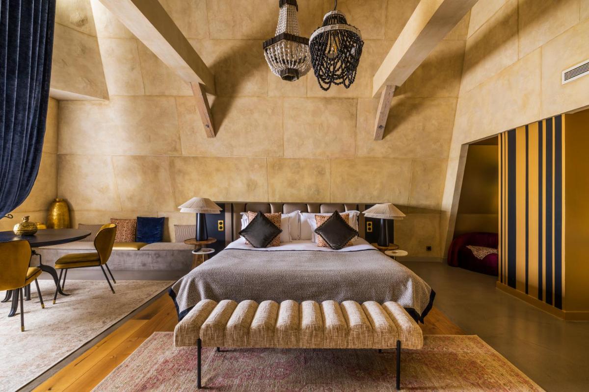 Château Jeanne & The Forest - Château de Montvillargenne