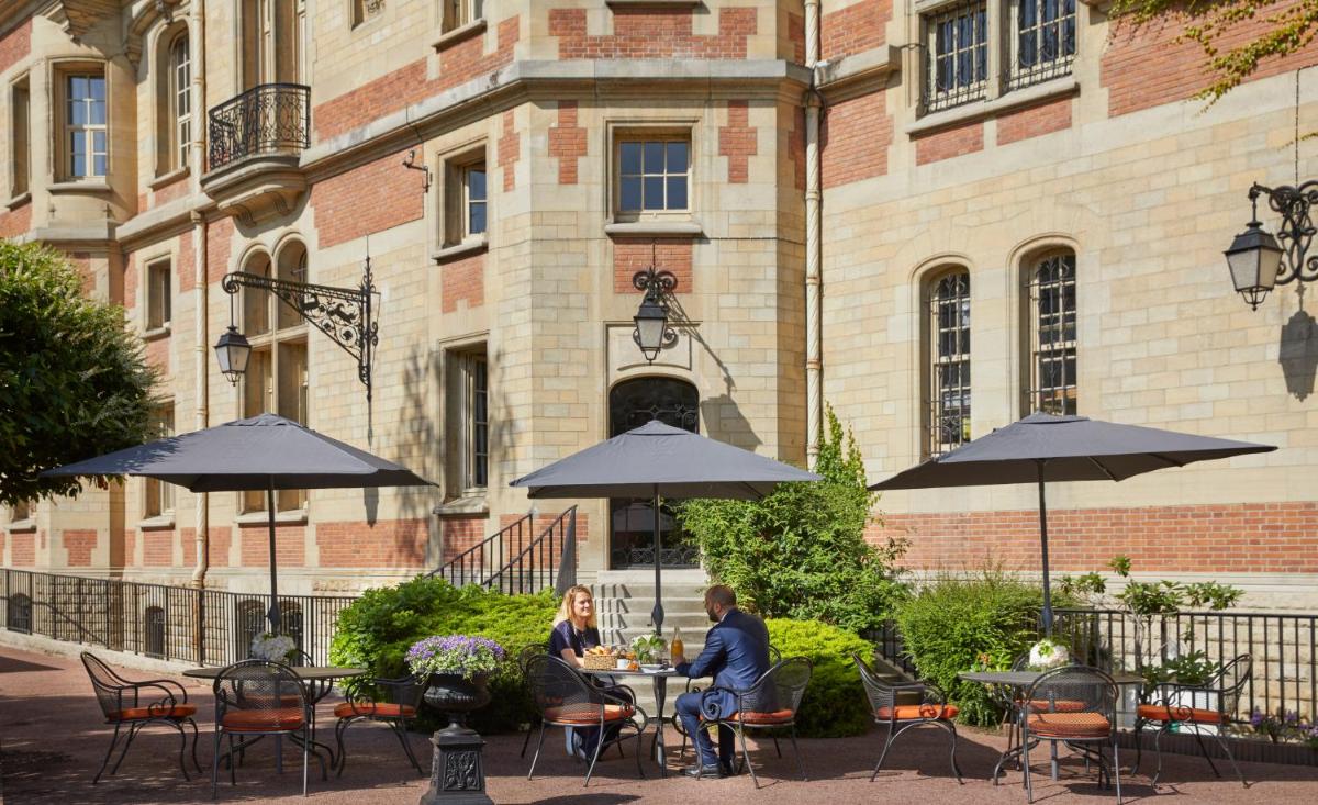 Château Jeanne & The Forest - Château de Montvillargenne