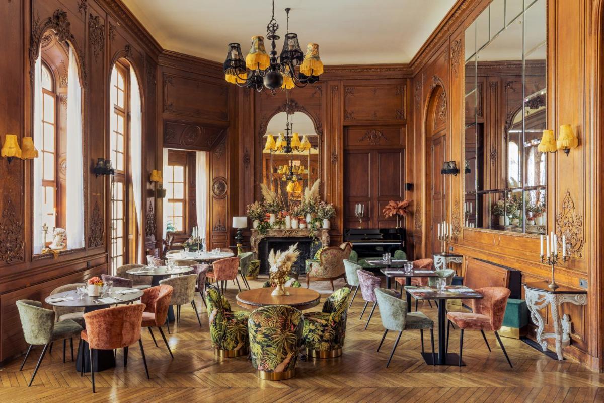 Château Jeanne & The Forest - Château de Montvillargenne