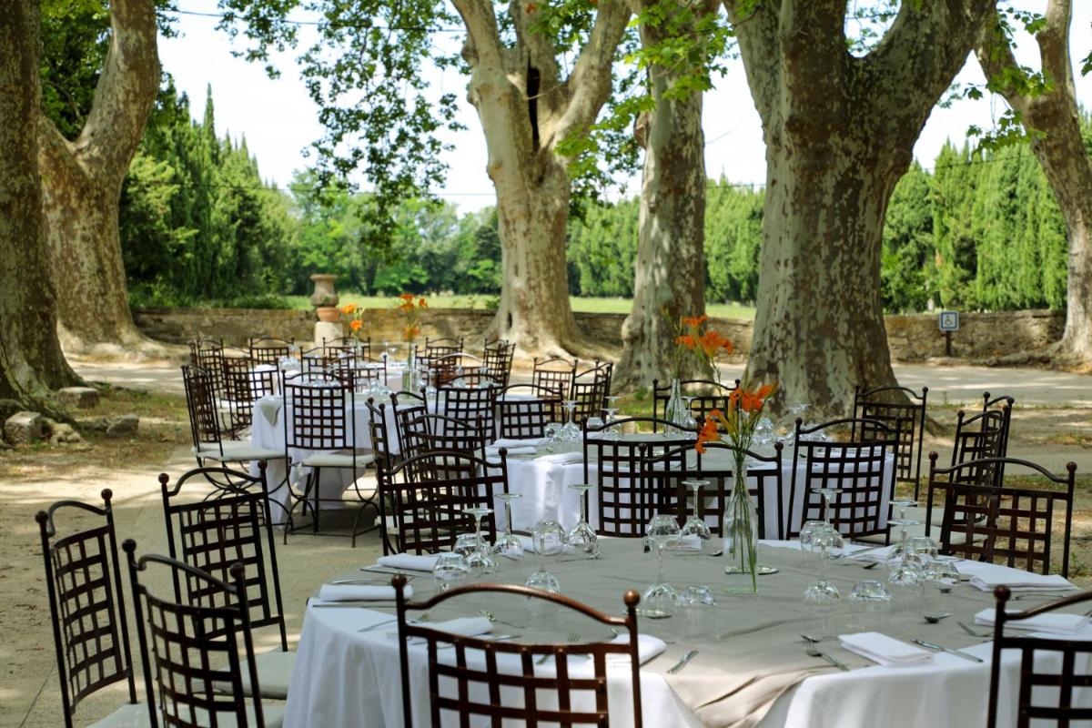 Chateau De Roussan