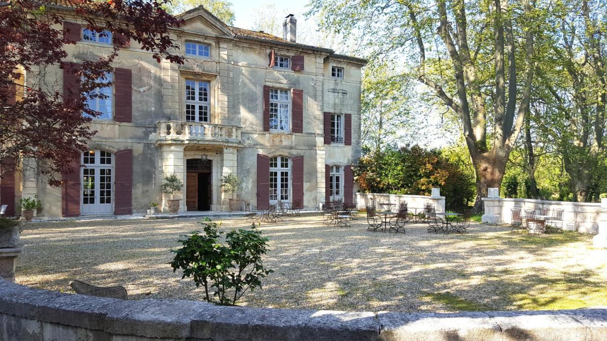 Chateau De Roussan
