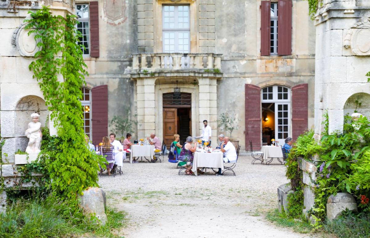 Chateau De Roussan