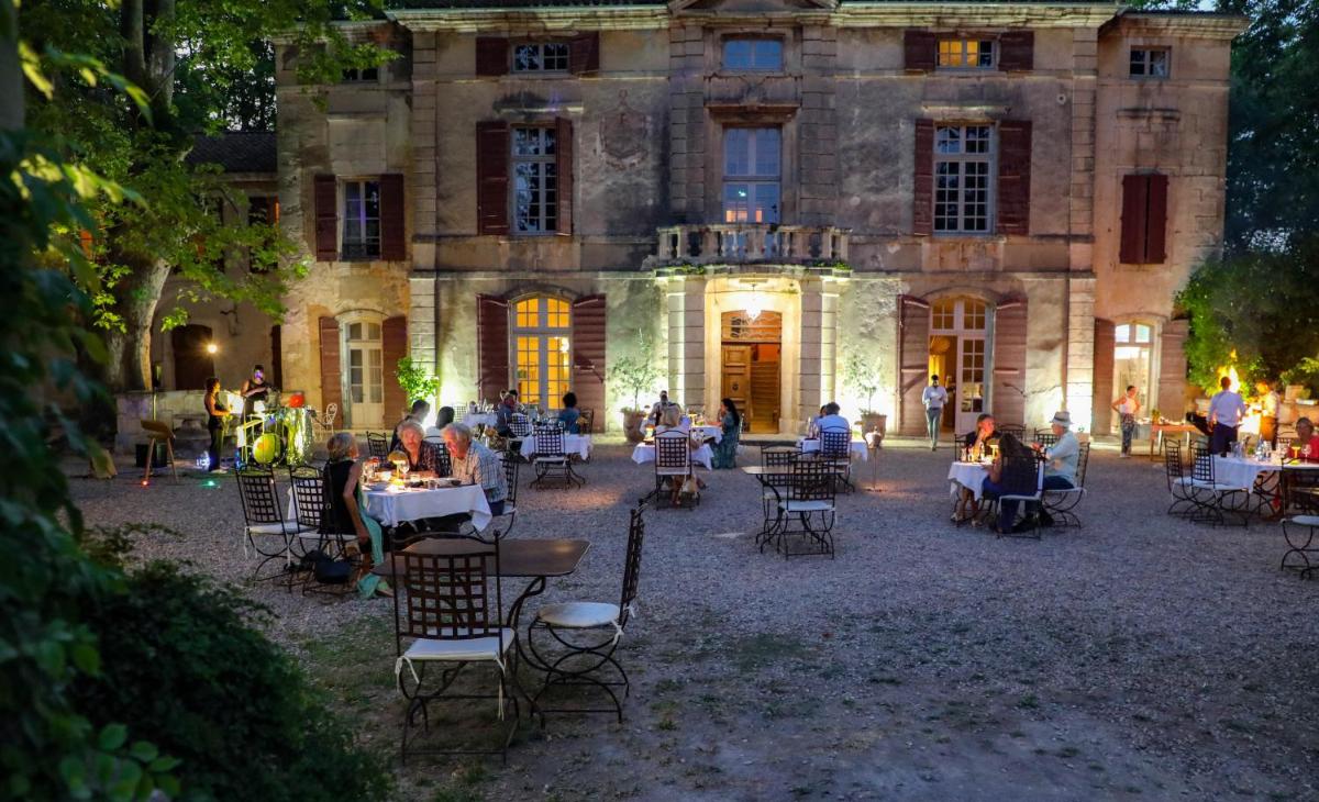 Chateau De Roussan