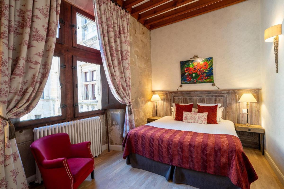 Chateau des Ducs de Joyeuse, BW Signature Collection