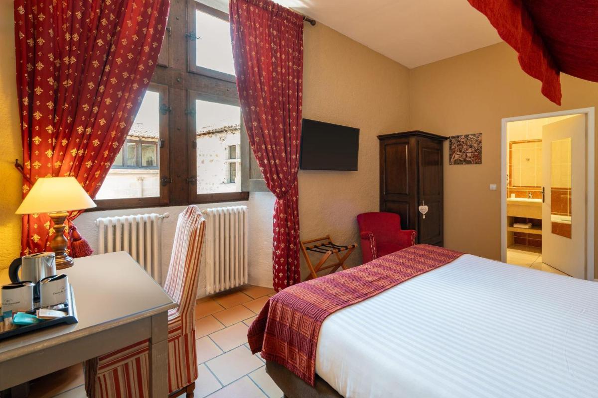 Chateau des Ducs de Joyeuse, BW Signature Collection