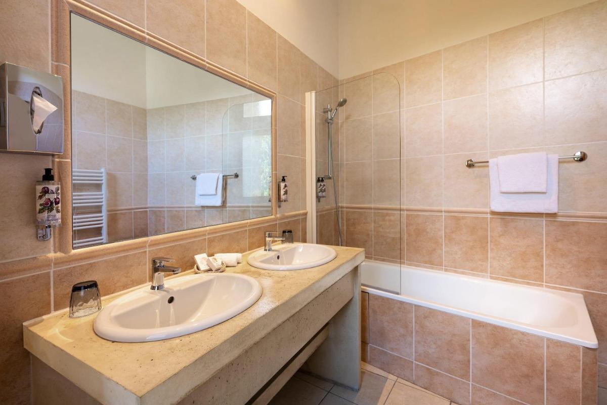 Chateau des Ducs de Joyeuse, BW Signature Collection