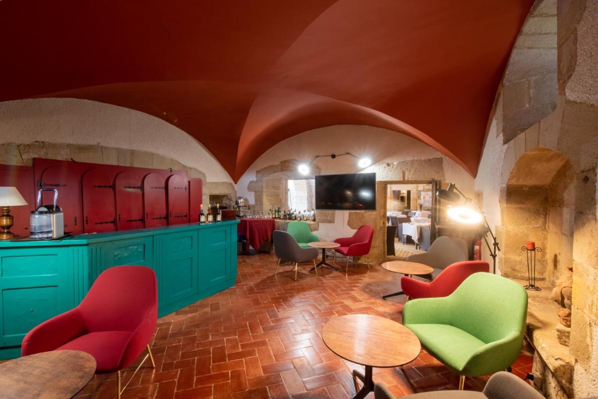 Chateau des Ducs de Joyeuse, BW Signature Collection