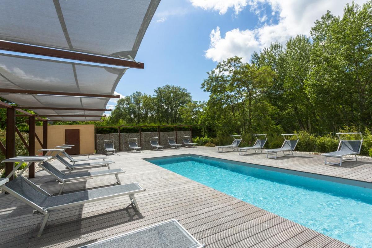 Chateau des Ducs de Joyeuse, BW Signature Collection