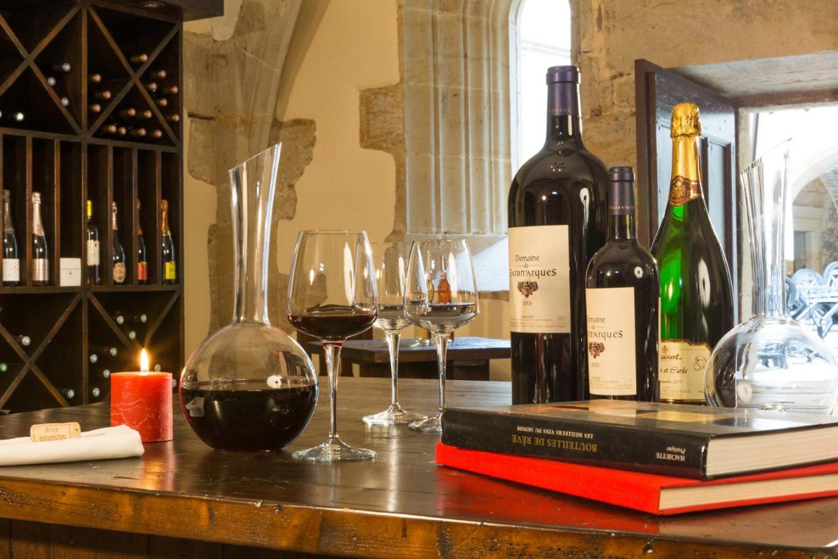 Chateau des Ducs de Joyeuse, BW Signature Collection